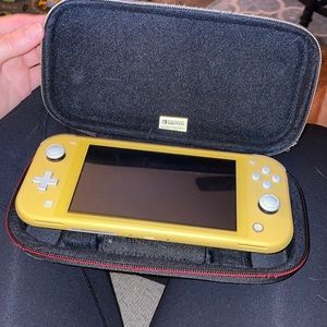 Nintendo switch with 6 games and case